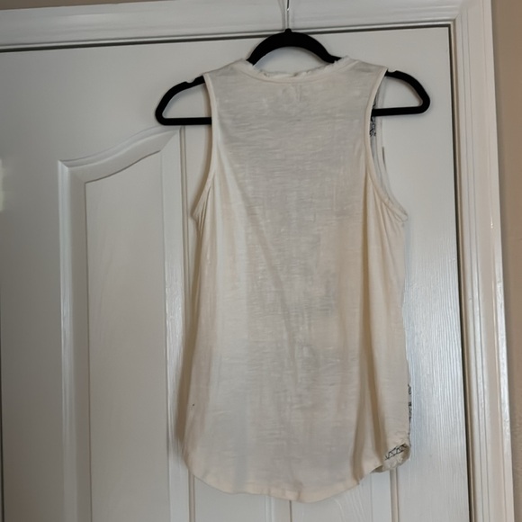 Lucky brand sleeveless women’s top - Picture 3 of 3
